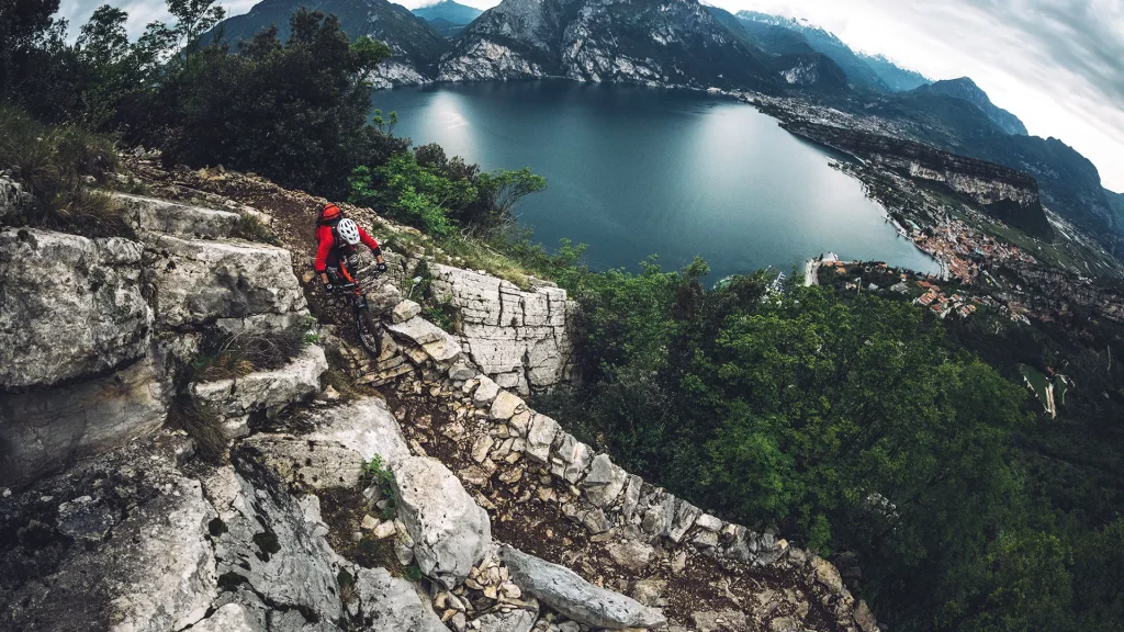 hero_slider_professionals_bikers